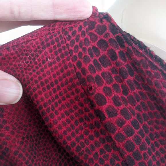 Red Reptile Print Blouse and Skirt Set Isadora M - Picture 11 of 12